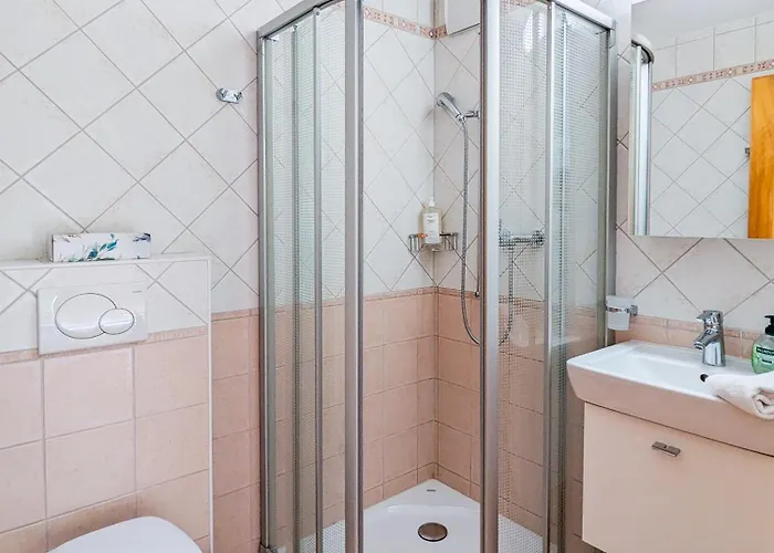 アパート Paisible Cheminee, Terrasse, Jardin, Vue Epoustouflante ヴェゾナ