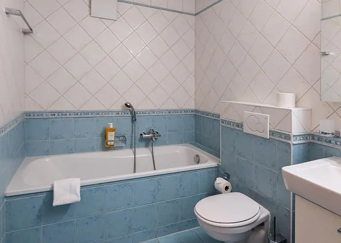 Paisible Cheminee, Terrasse, Jardin, Vue Epoustouflante アパート ヴェゾナ